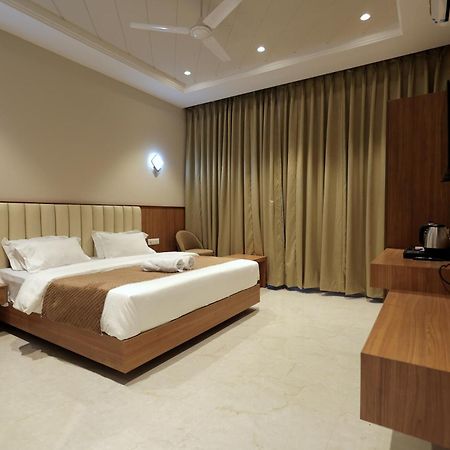 Hotel Regal Palm Moradabad Exterior foto